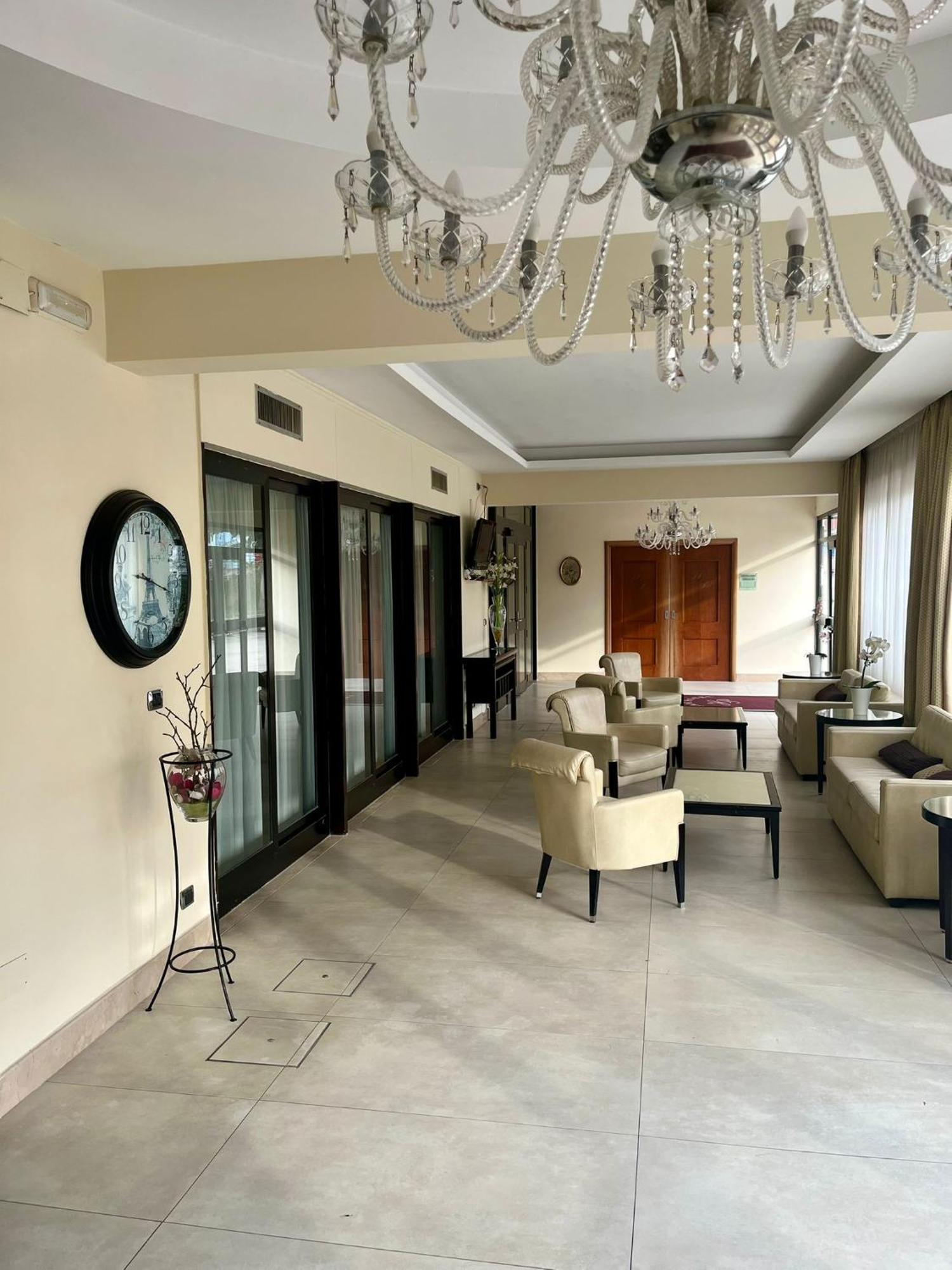 Pisani Hotel San Nicola La Strada Exterior photo