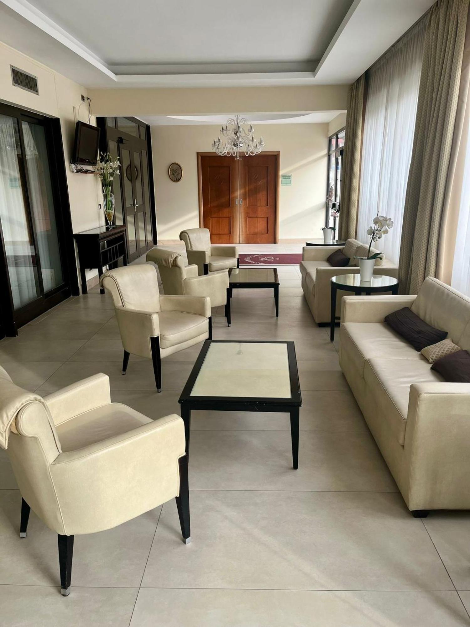 Pisani Hotel San Nicola La Strada Exterior photo
