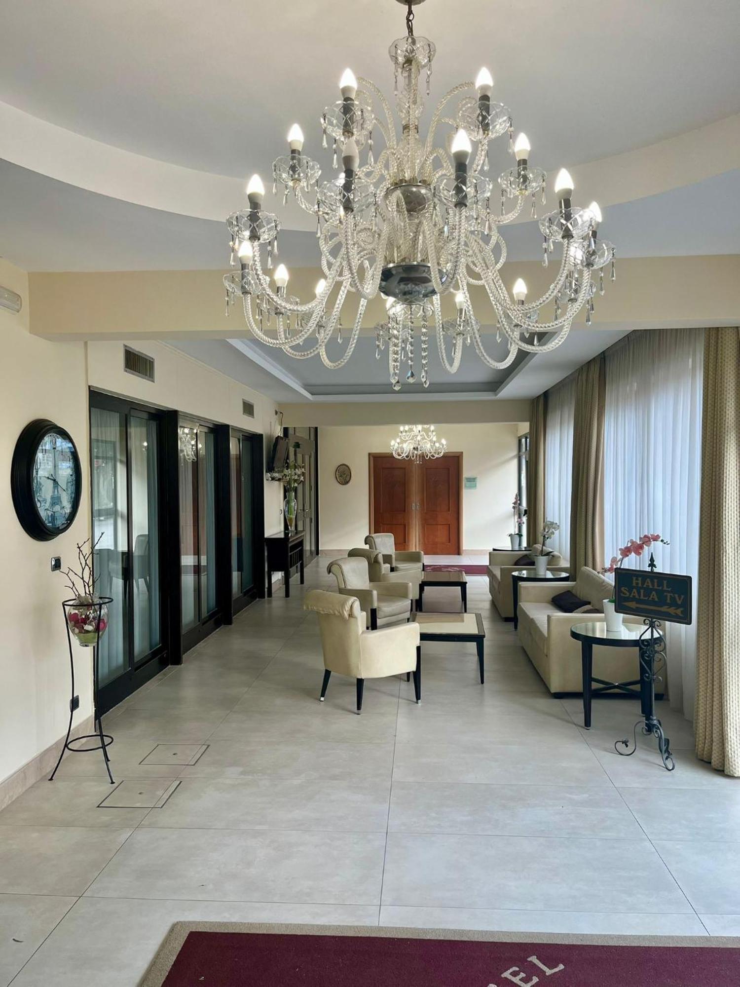 Pisani Hotel San Nicola La Strada Exterior photo