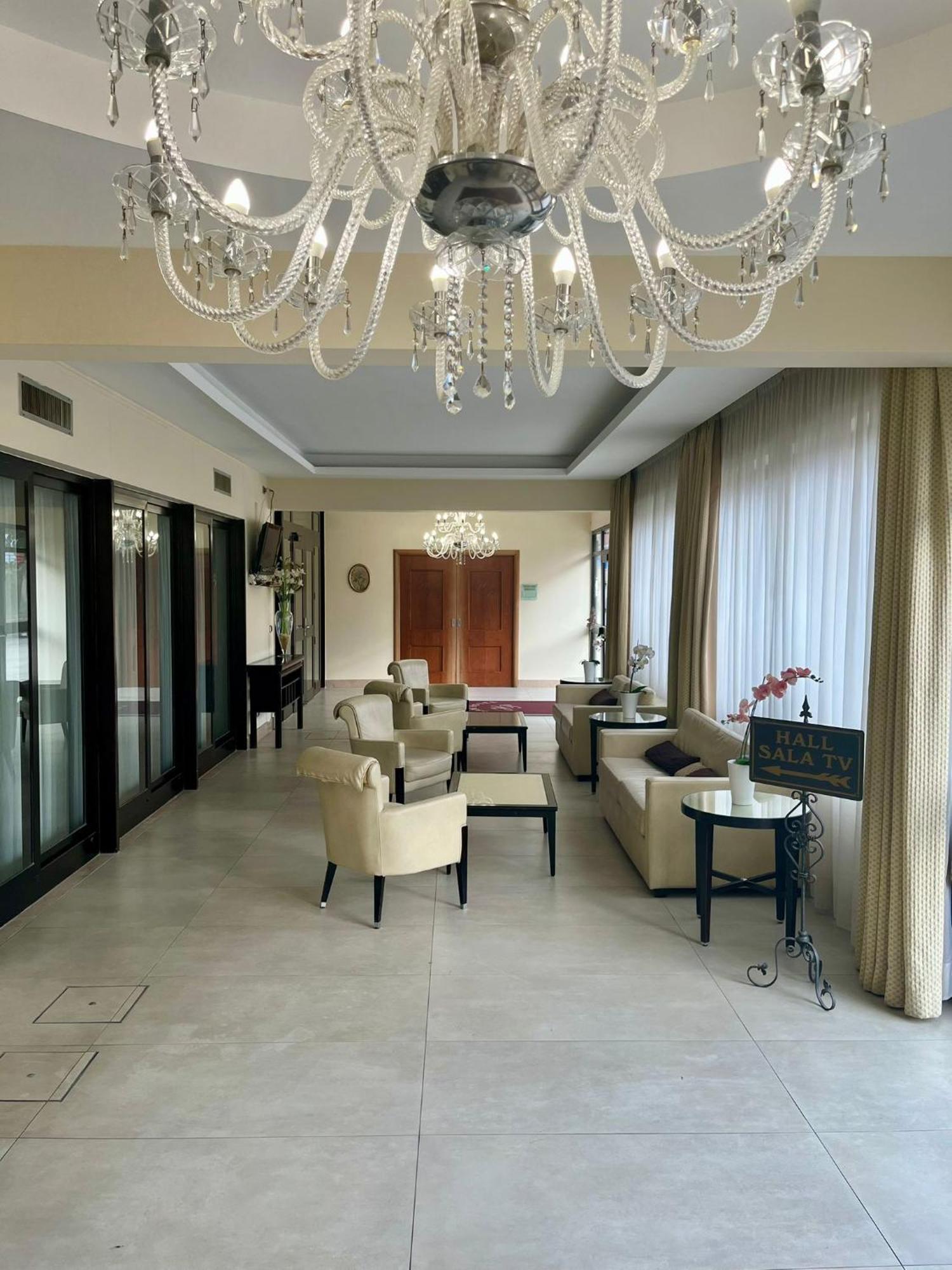 Pisani Hotel San Nicola La Strada Exterior photo