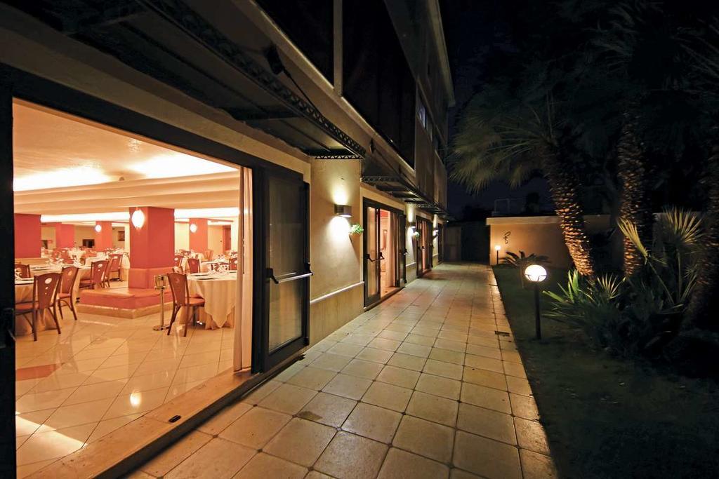 Pisani Hotel San Nicola La Strada Exterior photo